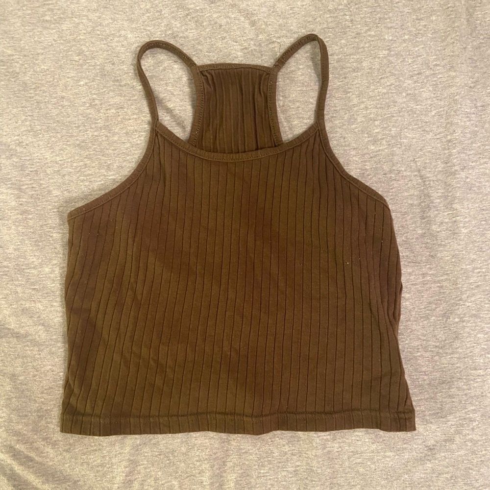Cute and comfy army green crop top